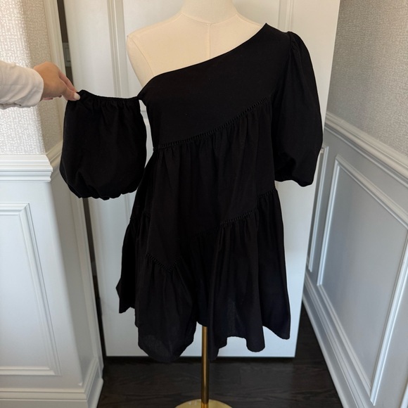 Showpo Black One-Shoulder Voluminous Sleeve Women’s Mini Dress US 4 - Picture 6 of 9